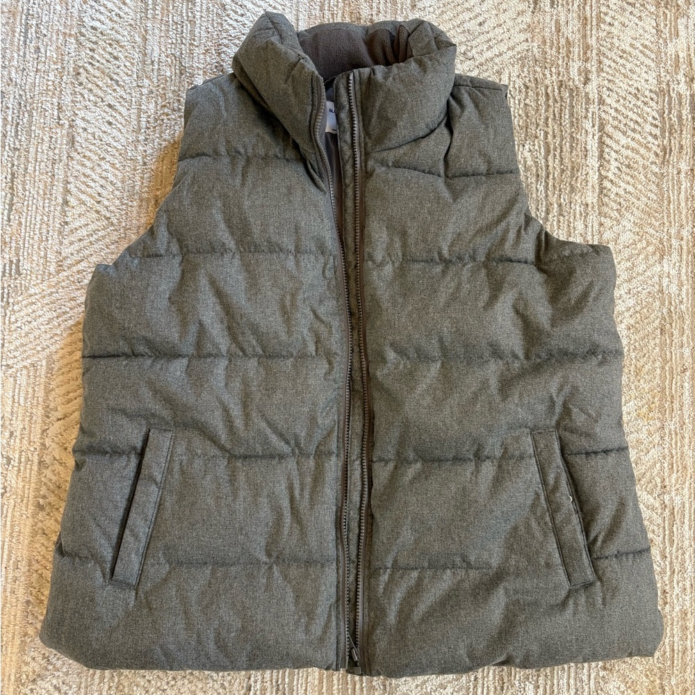Old Navy Sleeveless Puffy Vest -  Size XL Gray